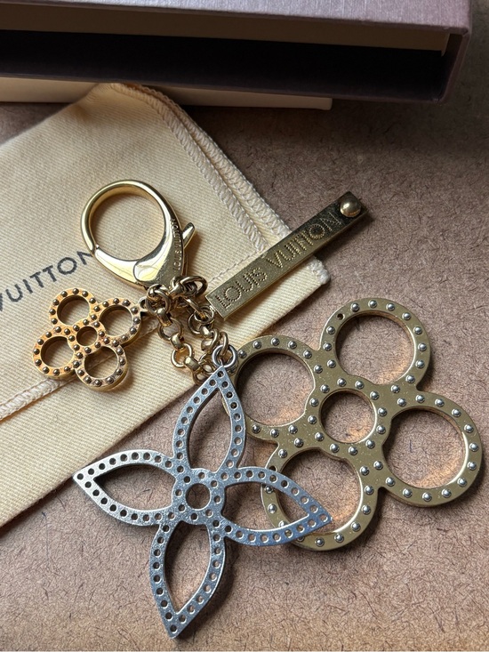 Louis Vuitton Accessories - Louis Vuitton bag charm key ring